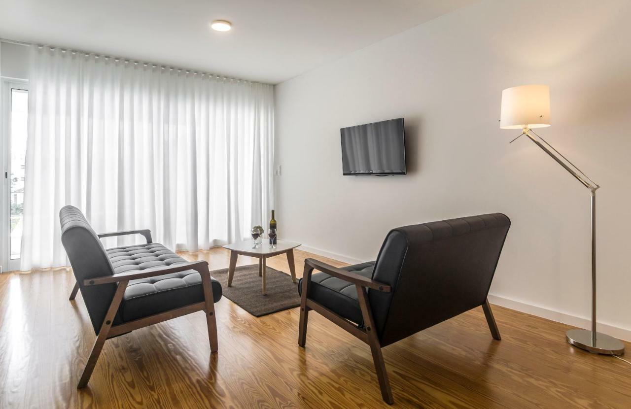 Apartment Market Place *